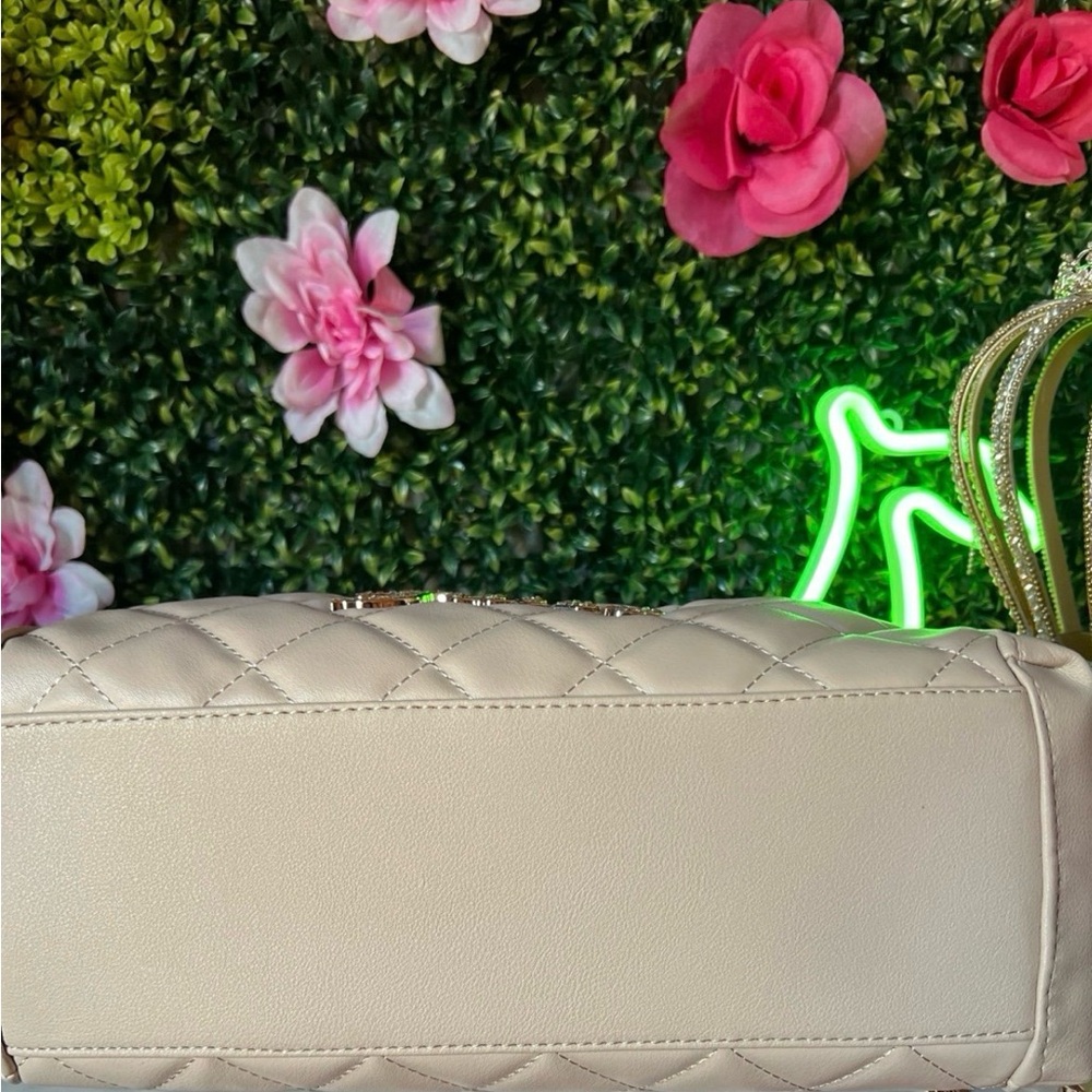 🩷🍒Juicy couture Quilted Caviar bucket bag - Picture 8 of 9